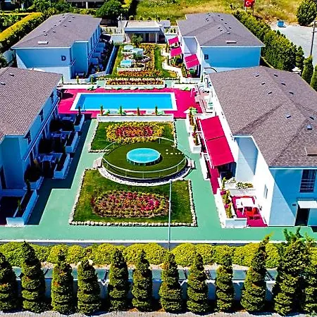 Hotel Vela Garden