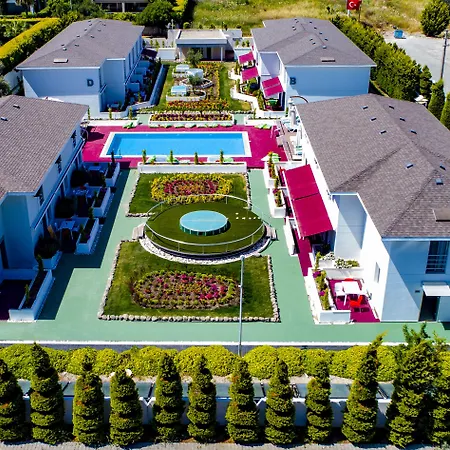 Hotel Vela Garden *