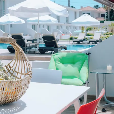 Vela Garden Hotel *