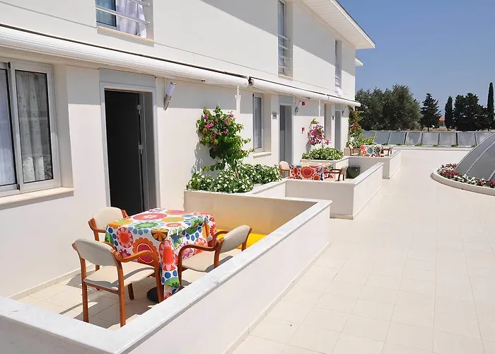 Vela Garden Hotel *